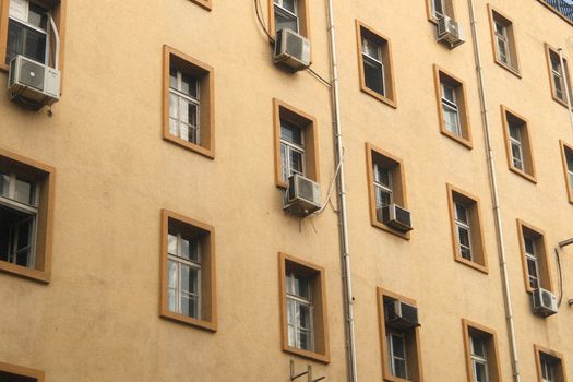 Jak správně větrat byt v létě a předejít problémům s vlhkostí?